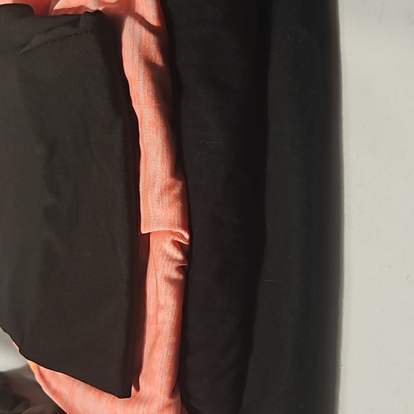 Womens size medium tops and bottoms, 13 pieces - Picture 2 of 10